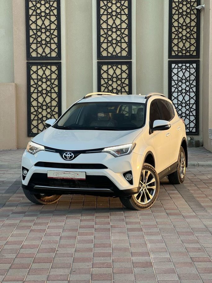 Подержанный Toyota RAV4 IV (XA40) Рестайлинг, 2.5 л, 2018 в Оман, Барка’ от AL BALUSHI Белый цвет. Японская | AUTO.AE | Объявление #252238