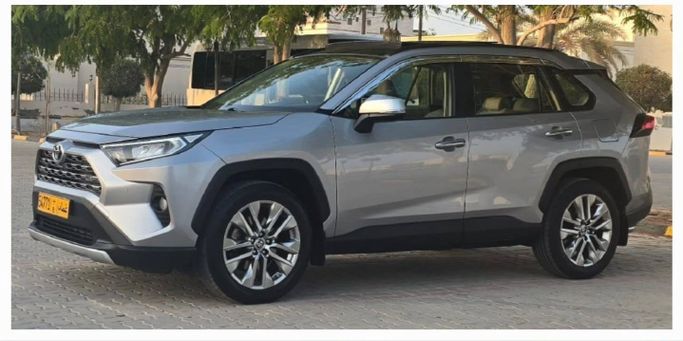 Подержанный Toyota RAV4 V (XA50), 2.5 л, 2020 в Оман, Барка’ от AL SUBHI SHOWROOM Серебристый цвет. Other | AUTO.AE | Объявление #254633