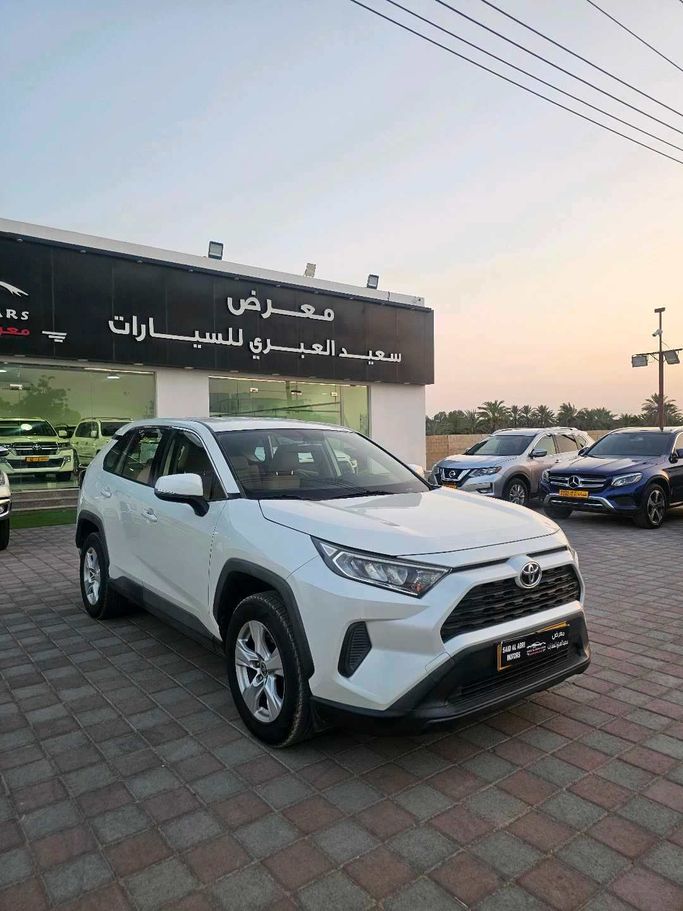 مستعملة Toyota RAV4 V (XA50), 2.5 l, 2020 في في عمان, بركاء من SAID AL ABRI CARS، اللون أبيض. مواصفات الخليج | AUTO.AE | إعلان #255209