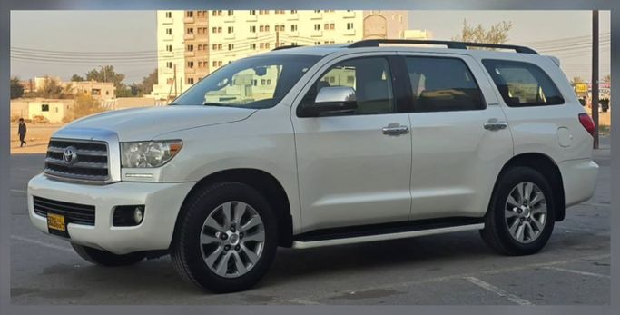 Подержанный Toyota Sequoia II, 5.7 л, 2015 в Оман, Барка’ от AL SUBHI SHOWROOM Белый цвет. Other | AUTO.AE | Объявление #254996