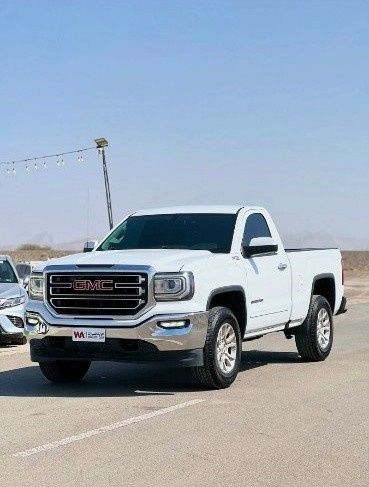 مستعملة ⁦GMC Sierra III (K2XX)، 5.3 l، 2016⁩ في في عمان, عبري من الوارث للسيارات، اللون أبيض. مواصفات الخليج | AUTO.AE | إعلان #288193