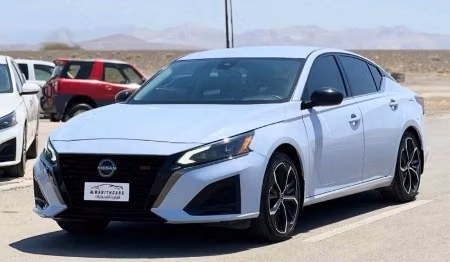 Подержанный ⁦Nissan Altima VI (L34) Рестайлинг, 2.5 л, 2023⁩ в Оман, ‘Ибри от الوارث للسيارات Белый цвет. GCC | AUTO.AE | Объявление #286918