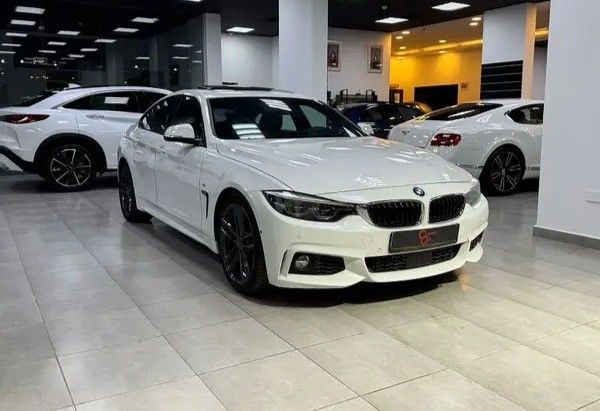 مستعملة BMW 4 Series 430i عملية فيس ليفت F32/F33/F36, 2.0 l, 2018 في في عمان, المسكات عنب طيب الشذا من CLASSIC CAR، اللون أبيض. مواصفات الخليج | AUTO.AE | إعلان #252941