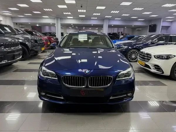 مستعملة BMW 5 Series 520i عملية فيس ليفت VI (F10/F11/F07), 2.0 l, 2015 في في عمان, المسكات عنب طيب الشذا من CLASSIC CAR، اللون أزرق. مواصفات الخليج | AUTO.AE | إعلان #253806