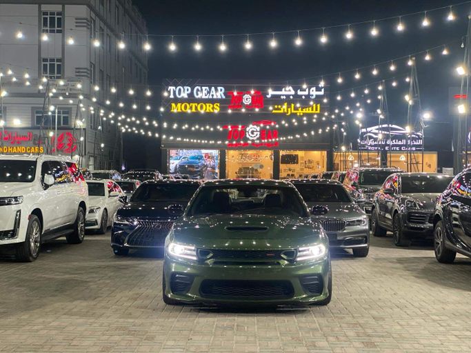 مستعملة Dodge Charger SRT عملية فيس ليفت السابع (LD), 6.4 l, 2018 في في عمان, المسكات عنب طيب الشذا من TOP GEAR MOTORS، اللون أخضر.  | AUTO.AE | إعلان #250051
