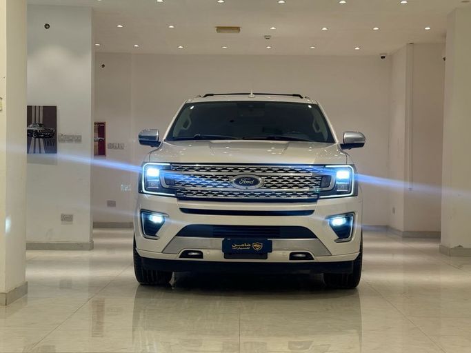 مستعملة Ford Expedition رابعاً, 3.5 l, 2018 في في عمان, المسكات عنب طيب الشذا من Damin Motors، اللون أبيض.  | AUTO.AE | إعلان #255702