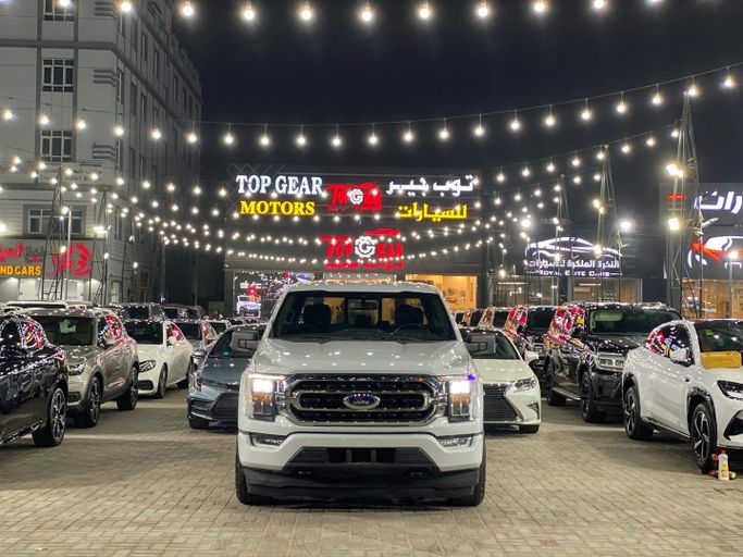 Подержанный Ford F-150 XIV, 2.7 л, 2021 в Оман, Маскат от TOP GEAR MOTORS Белый цвет.  | AUTO.AE | Объявление #250837