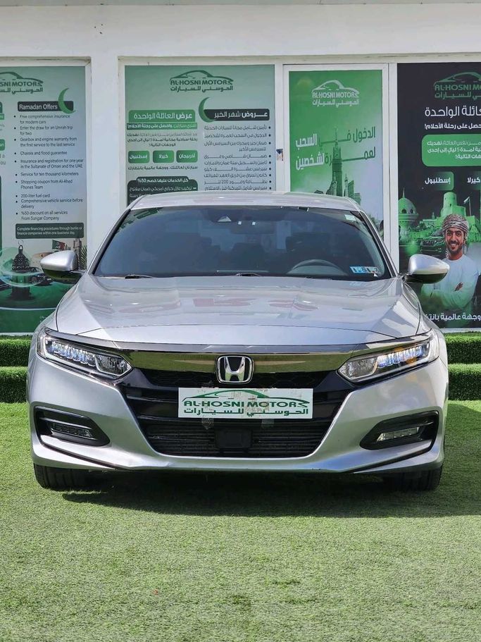 مستعملة Honda Accord X, 1.5 l, 2018 في في عمان, المسكات عنب طيب الشذا من AL HOSNI MOTORS، اللون فضي.  | AUTO.AE | إعلان #251385
