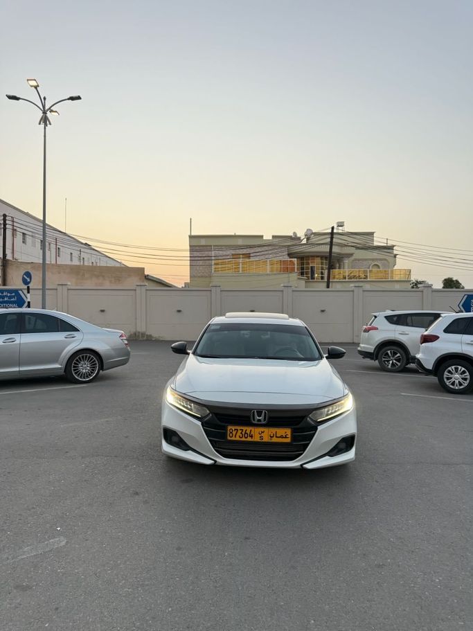 Подержанный Honda Accord X Рестайлинг, 2.0 л, 2021 в Оман, Маскат от AL MOUJ CARS Белый цвет. GCC | AUTO.AE | Объявление #251602