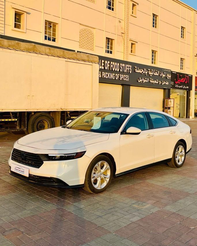مستعملة Honda Accord حادي عشر, 1.5 l, 2024 في في عمان, المسكات عنب طيب الشذا من AL IZZ CAR SHOWROOM، اللون أبيض. أخرى | AUTO.AE | إعلان #256215