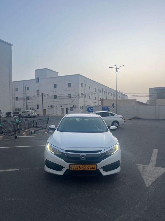 مستعملة Honda Civic X, 1.6 l, 2019 في في عمان, المسكات عنب طيب الشذا من AL MOUJ CARS، اللون أبيض. مواصفات الخليج | AUTO.AE | إعلان #251614