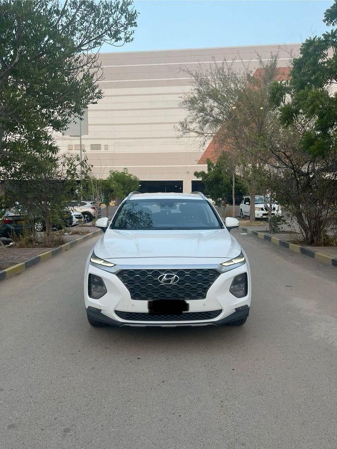 مستعملة Hyundai Santa Fe رابعاً, 3.5 l, 2020 في في عمان, المسكات عنب طيب الشذا من AL MOUJ CARS، اللون أبيض. مواصفات الخليج | AUTO.AE | إعلان #251623