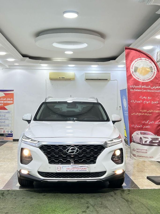 مستعملة Hyundai Santa Fe فيس ليفت IV, 3.5 l, 2020 في في عمان, المسكات عنب طيب الشذا من AL SALAM CARS SHOWROOM، اللون أبيض. مواصفات الخليج | AUTO.AE | إعلان #253445