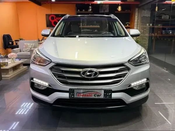 مستعملة Hyundai Santa Fe ثالثاً فيس ليفت, 2.0 l, 2017 في في عمان, المسكات عنب طيب الشذا من CLASSIC CAR، اللون أبيض. مواصفات الخليج | AUTO.AE | إعلان #253696