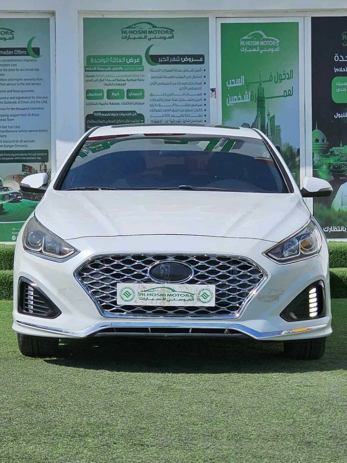 مستعملة Hyundai Sonata عملية فيس ليفت VII (LF), 2.4 l, 2019 في في عمان, المسكات عنب طيب الشذا من AL HOSNI MOTORS، اللون أبيض.  | AUTO.AE | إعلان #251108