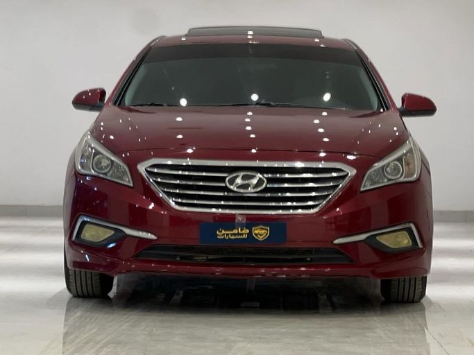 مستعملة Hyundai Sonata سابعاً (LF), 2.4 l, 2016 في في عمان, المسكات عنب طيب الشذا من Damin Motors، اللون أحمر.  | AUTO.AE | إعلان #255603