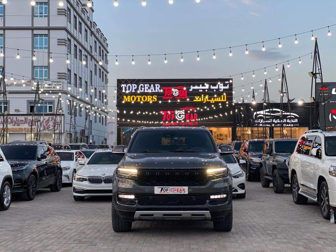 مستعملة Jeep Wagoneer WS, 5.7 l, 2022 في في عمان, المسكات عنب طيب الشذا من TOP GEAR MOTORS، اللون رمادي.  | AUTO.AE | إعلان #250536