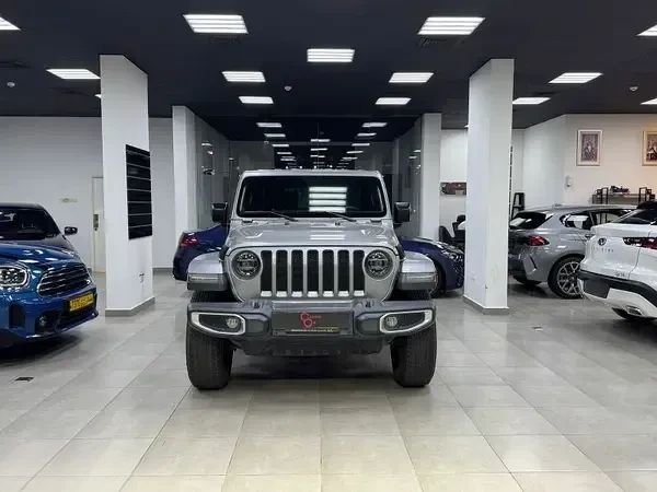 مستعملة Jeep Wrangler IV (JL), 2.0 l, 2020 في في عمان, المسكات عنب طيب الشذا من CLASSIC CAR، اللون رمادي. مواصفات الخليج | AUTO.AE | إعلان #253711