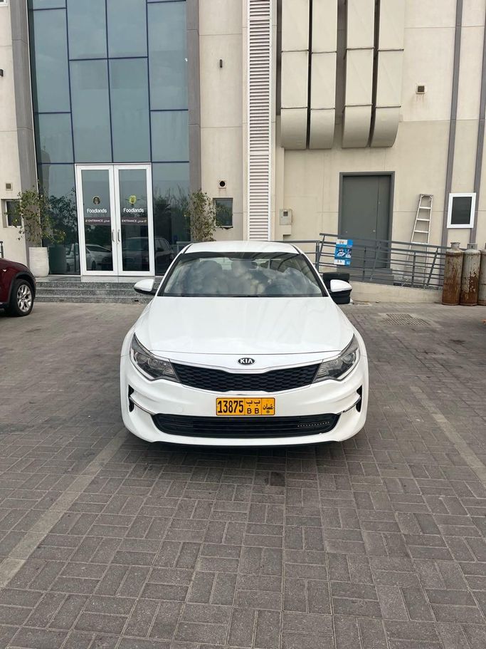 Подержанный Kia Optima IV, 2.0 л, 2018 в Оман, Маскат от AL MOUJ CARS Белый цвет. GCC | AUTO.AE | Объявление #251679
