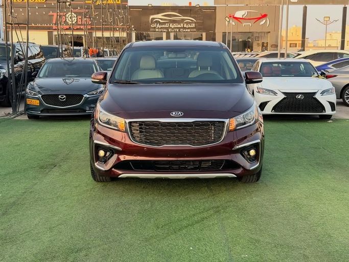 Подержанный Kia Sedona III, 3.3 л, 2019 в Оман, Маскат от ROYAL ELITE CARS Бордовый цвет. GCC | AUTO.AE | Объявление #250114