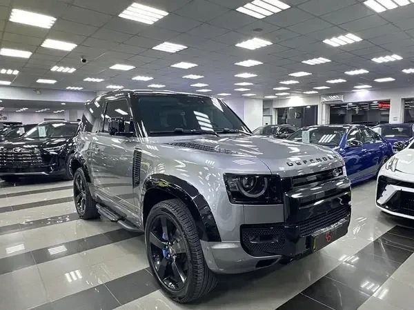 مستعملة Land Rover Defender 90 ثانياً, 2.0 l, 2021 في في عمان, المسكات عنب طيب الشذا من CLASSIC CAR، اللون رمادي. مواصفات الخليج | AUTO.AE | إعلان #253715