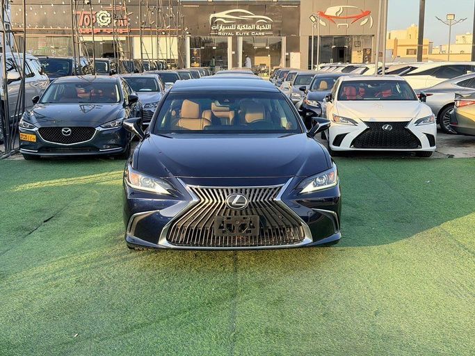 Подержанный Lexus ES 350 VII (XZ10), 3.5 л, 2019 в Оман, Маскат от ROYAL ELITE CARS Черный цвет. GCC | AUTO.AE | Объявление #250120