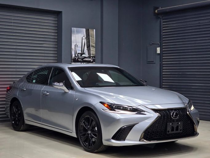 Used Lexus ES 350 VII (XZ10) Facelift, 3.5 l, 2023 in Oman, Muscat by CARZONE, Silver color. Other | AUTO.AE | Listing #250296