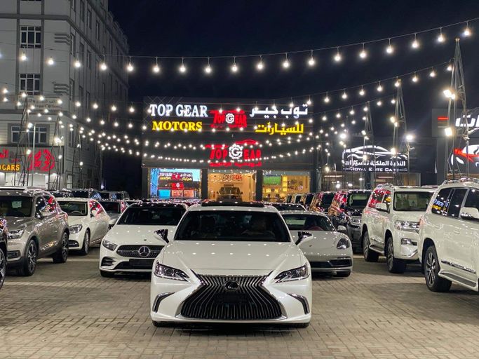 Подержанный Lexus ES 350 VII (XZ10), 3.5 л, 2020 в Оман, Маскат от TOP GEAR MOTORS Белый цвет.  | AUTO.AE | Объявление #250836
