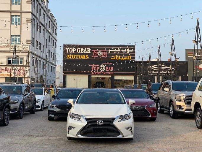 مستعملة Lexus ES 350 فيس ليفت السادس, 3.5 l, 2018 في في عمان, المسكات عنب طيب الشذا من TOP GEAR MOTORS، اللون أبيض.  | AUTO.AE | إعلان #250845