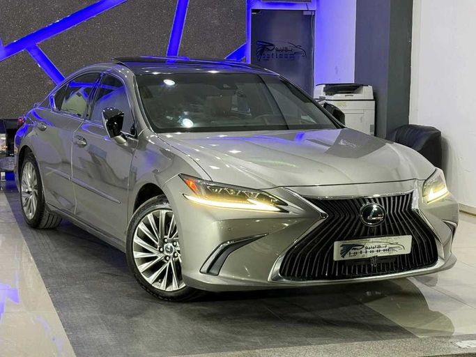 Подержанный Lexus ES 350 VII (XZ10) Рестайлинг, 3.5 л, 2021 в Оман, Маскат от PLATINUM CARS Серый цвет.  | AUTO.AE | Объявление #253037