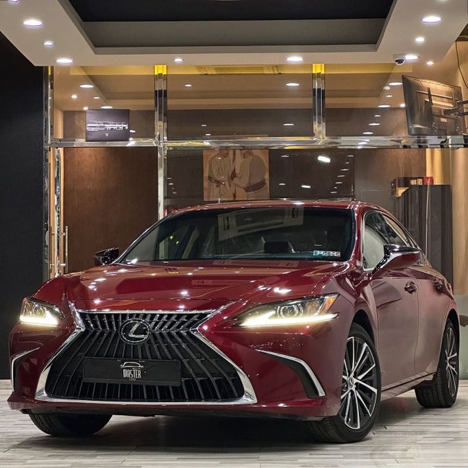 Подержанный Lexus ES 350 VII (XZ10) Рестайлинг, 3.5 л, 2024 в Оман, Маскат от MASTER CARS Бордовый цвет.  | AUTO.AE | Объявление #257131