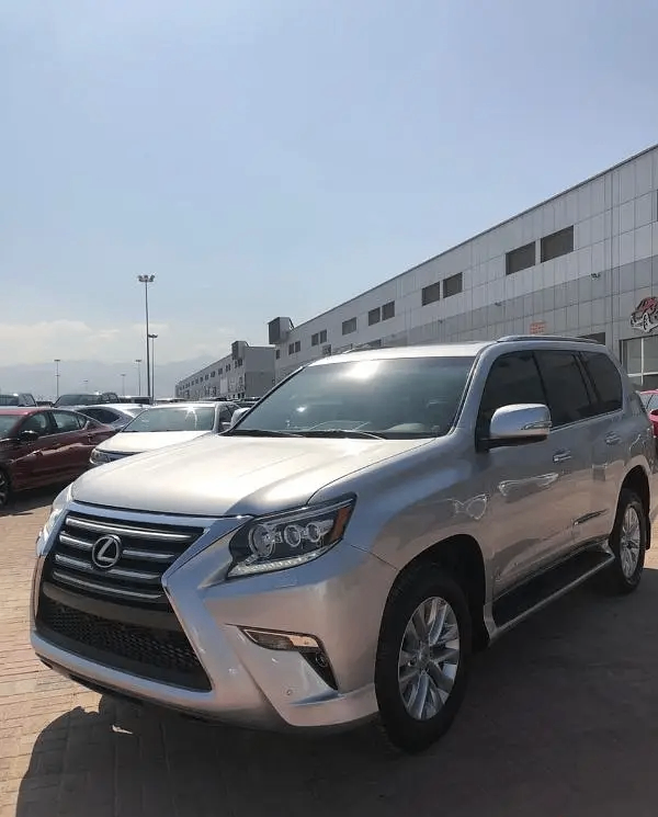 Подержанный Lexus GX 460 II Рестайлинг, 4.6 л, 2017 в ОАЭ от Al Dhabi Motors Серебристый цвет. Американская | AUTO.AE