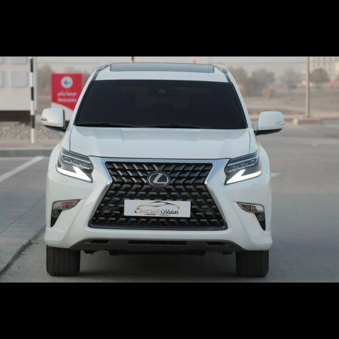 مستعملة Lexus GX 460 فيس ليفت الثاني 2, 4.6 l, 2020 في في عمان, المسكات عنب طيب الشذا من SAFAKAT AL FAKAMA، اللون أبيض.  | AUTO.AE | إعلان #250488