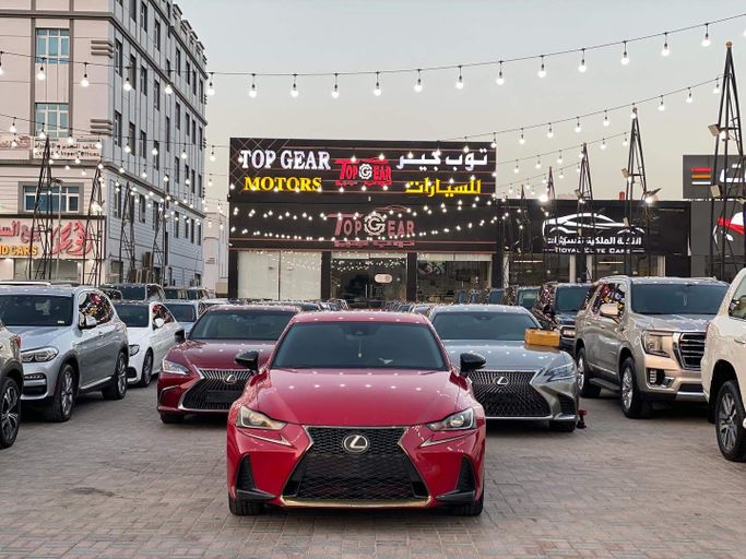 Подержанный Lexus IS 200t III Рестайлинг, 2.0 л, 2016 в Оман, Маскат от TOP GEAR MOTORS Красный цвет.  | AUTO.AE | Объявление #250880