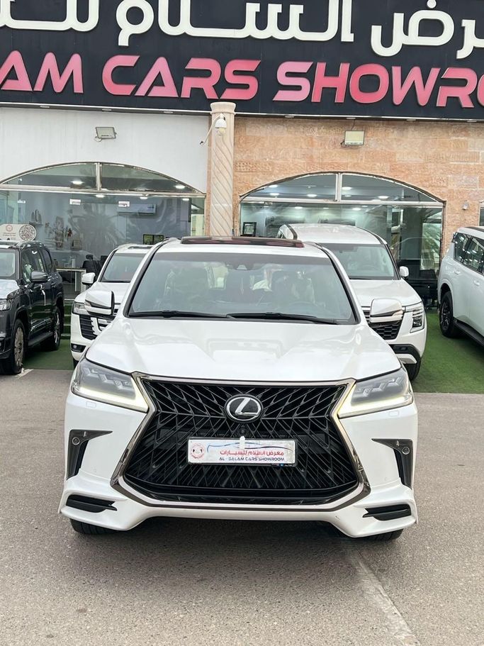 مستعملة Lexus LX 570 ثالثاً فيس ليفت 2, 5.7 l, 2020 في في عمان, المسكات عنب طيب الشذا من AL SALAM CARS SHOWROOM، اللون أبيض. مواصفات الخليج | AUTO.AE | إعلان #253469