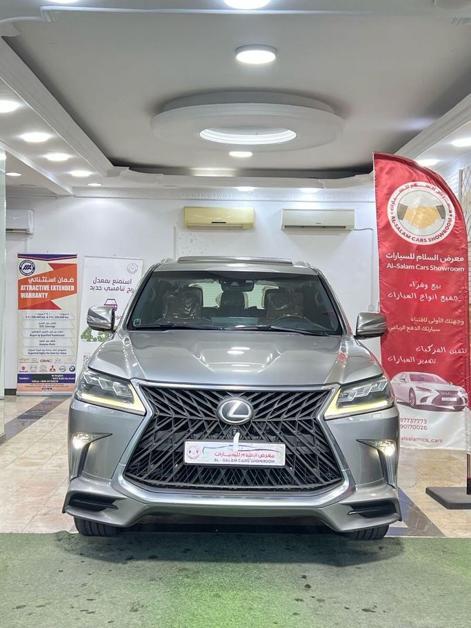 Подержанный Lexus LX 570 III Рестайлинг 2, 5.7 л, 2017 в Оман, Маскат от AL SALAM CARS SHOWROOM Серебристый цвет. GCC | AUTO.AE | Объявление #253640