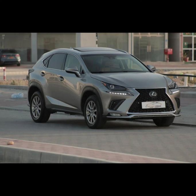 مستعملة Lexus NX 300 أنا فيس ليفت, 2.0 l, 2021 في في عمان, المسكات عنب طيب الشذا من SAFAKAT AL FAKAMA، اللون فضي.  | AUTO.AE | إعلان #250559