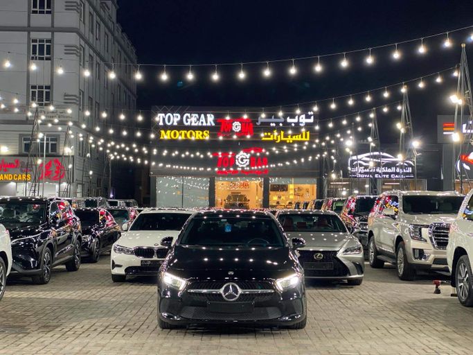 مستعملة Mercedes-Benz A-Class 220 IV (W177), 2.0 l, 2020 في في عمان, المسكات عنب طيب الشذا من TOP GEAR MOTORS، اللون أسود.  | AUTO.AE | إعلان #250946