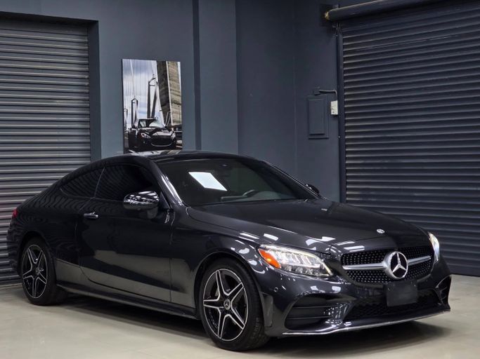 مستعملة Mercedes-Benz C-Class 300 عملية فيس ليفت IV (W205), 2.0 l, 2019 في في عمان, المسكات عنب طيب الشذا من CARZONE، اللون رمادي. أخرى | AUTO.AE | إعلان #250157