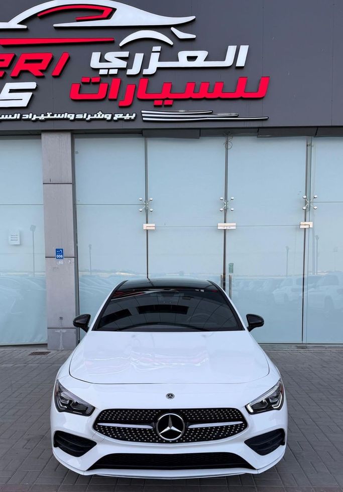 مستعملة Mercedes-Benz CLA 250 عملية فيس ليفت II (C118، X118), 2.0 l, 2023 في في عمان, المسكات عنب طيب الشذا من AL AZRI CARS، اللون أبيض. مواصفات الخليج | AUTO.AE | إعلان #252762