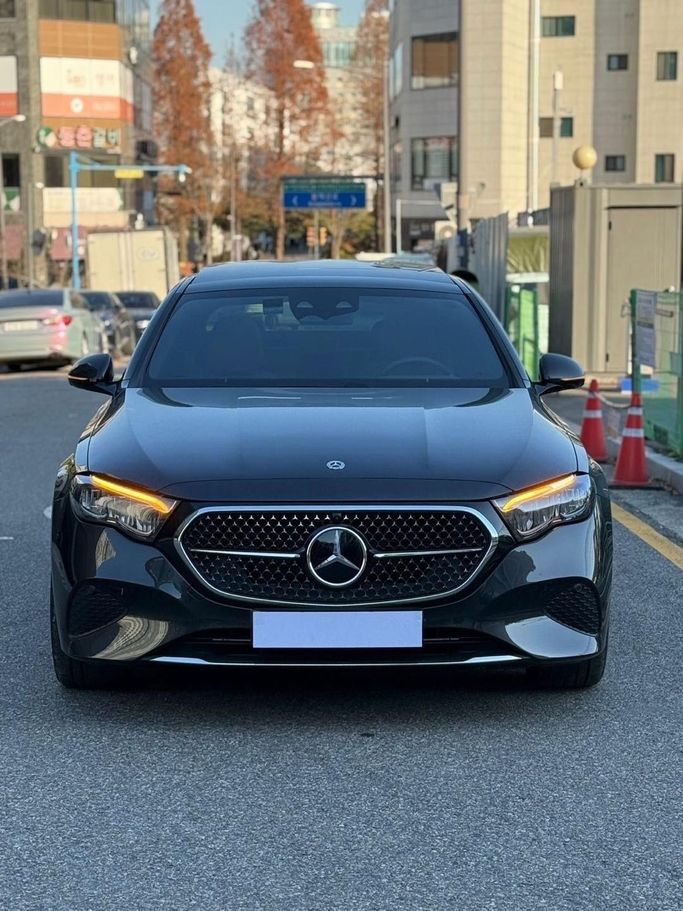 Подержанный Mercedes-Benz E-Class 200 VI (W214, S214), 2.0 л, 2025 в Оман, Маскат от AL ASEEL CARS Серый цвет.  | AUTO.AE | Объявление #253177