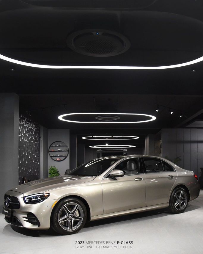 مستعملة Mercedes-Benz E-Class 350 V (W213, S213, S213, C238) فيس ليفت, 2.0 l, 2023 في في عمان, المسكات عنب طيب الشذا من ALMAHRUQI، اللون رملي. مواصفات الخليج | AUTO.AE | إعلان #254399