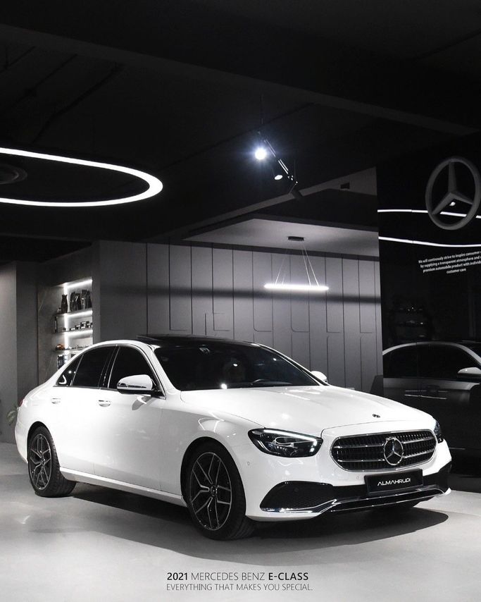 مستعملة Mercedes-Benz E-Class 350 V (W213, S213, S213, C238) فيس ليفت, 2.0 l, 2021 في في عمان, المسكات عنب طيب الشذا من ALMAHRUQI، اللون أبيض. مواصفات الخليج | AUTO.AE | إعلان #254401