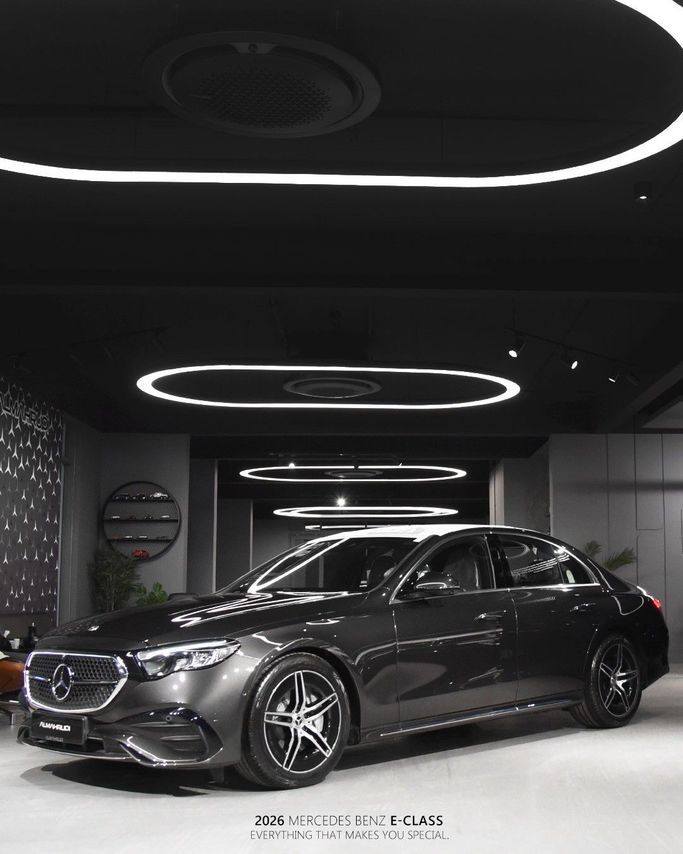 جديدة Mercedes-Benz E-Class 200 السادس (W214، S214), 2.0 l, 2026 في في عمان, المسكات عنب طيب الشذا من ALMAHRUQI، اللون رمادي. مواصفات الخليج | AUTO.AE | إعلان #254440