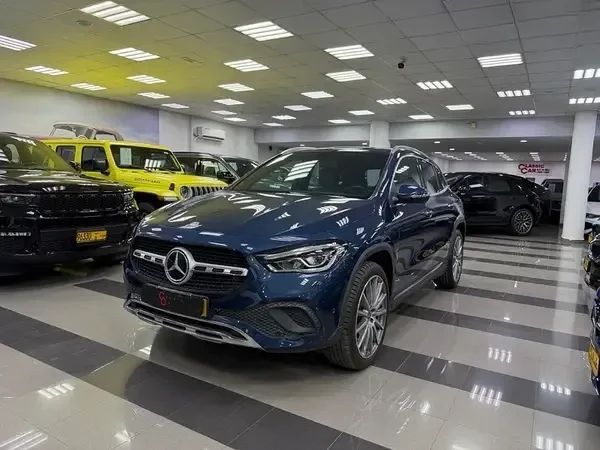 Подержанный Mercedes-Benz GLA 200 II (H247), 1.3 л, 2023 в Оман, Маскат от CLASSIC CAR Синий цвет. GCC | AUTO.AE | Объявление #254343