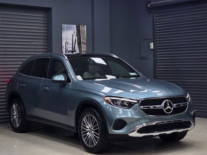 Подержанный Mercedes-Benz GLC 300 II (X254), 2.0 л, 2025 в Оман, Маскат от CARZONE Голубой цвет. Other | AUTO.AE | Объявление #250313