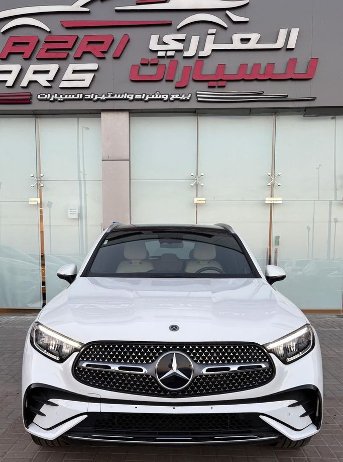مستعملة Mercedes-Benz GLC 300 II (X254), 2.0 l, 2024 في في عمان, المسكات عنب طيب الشذا من AL AZRI CARS، اللون أبيض. مواصفات الخليج | AUTO.AE | إعلان #252777