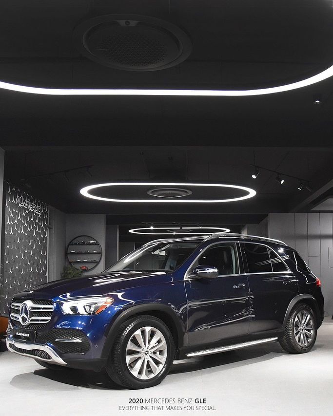 مستعملة Mercedes-Benz GLE 450 II (V167), 3.0 l, 2020 في في عمان, المسكات عنب طيب الشذا من ALMAHRUQI، اللون أزرق. مواصفات الخليج | AUTO.AE | إعلان #254430
