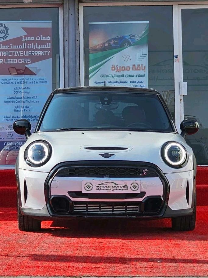 مستعملة MINI Hatch Cooper عملية فيس ليفت III (F55/F56) 2, 1.5 l, 2023 في في عمان, المسكات عنب طيب الشذا من AL HOSNI MOTORS، اللون أبيض.  | AUTO.AE | إعلان #251283