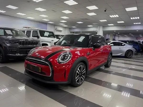 مستعملة MINI Hatch Cooper عملية فيس ليفت III (F55/F56) 2, 1.5 l, 2024 في في عمان, المسكات عنب طيب الشذا من CLASSIC CAR، اللون أحمر. مواصفات الخليج | AUTO.AE | إعلان #254656